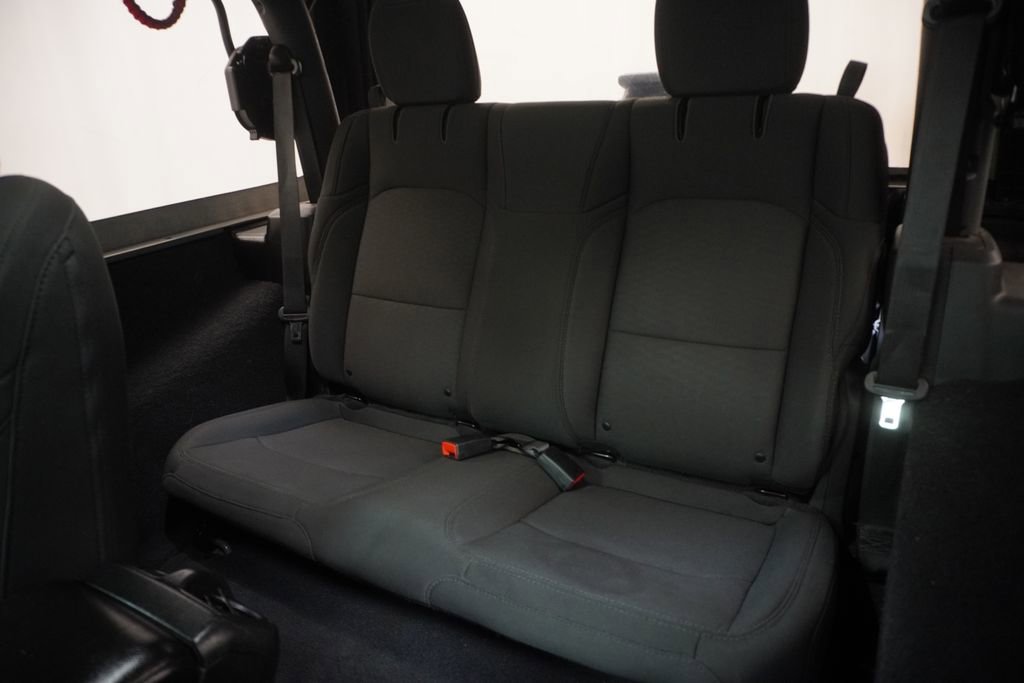 Used 2019 Jeep Wrangler Sport w/ Quick Order Package 24S AWD/4WD image 21