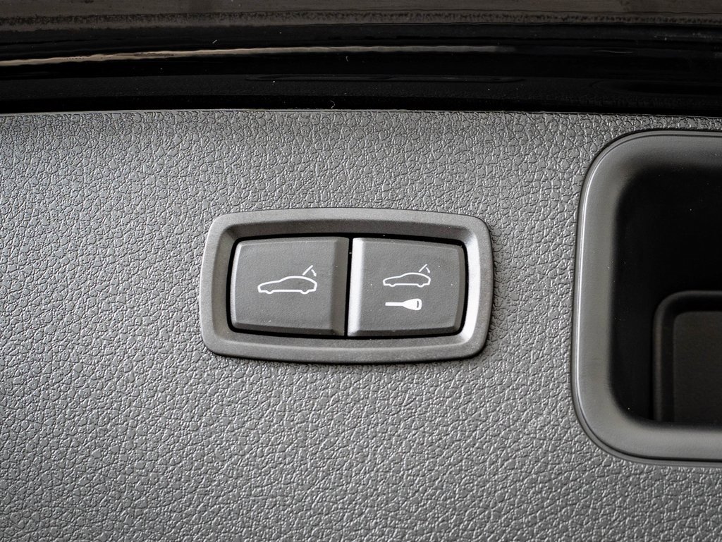 Certified 2024 Porsche Macan image 20