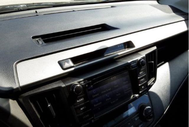 Used 2018 Toyota RAV4 XLE w/ Plus Extra Value Package image 3