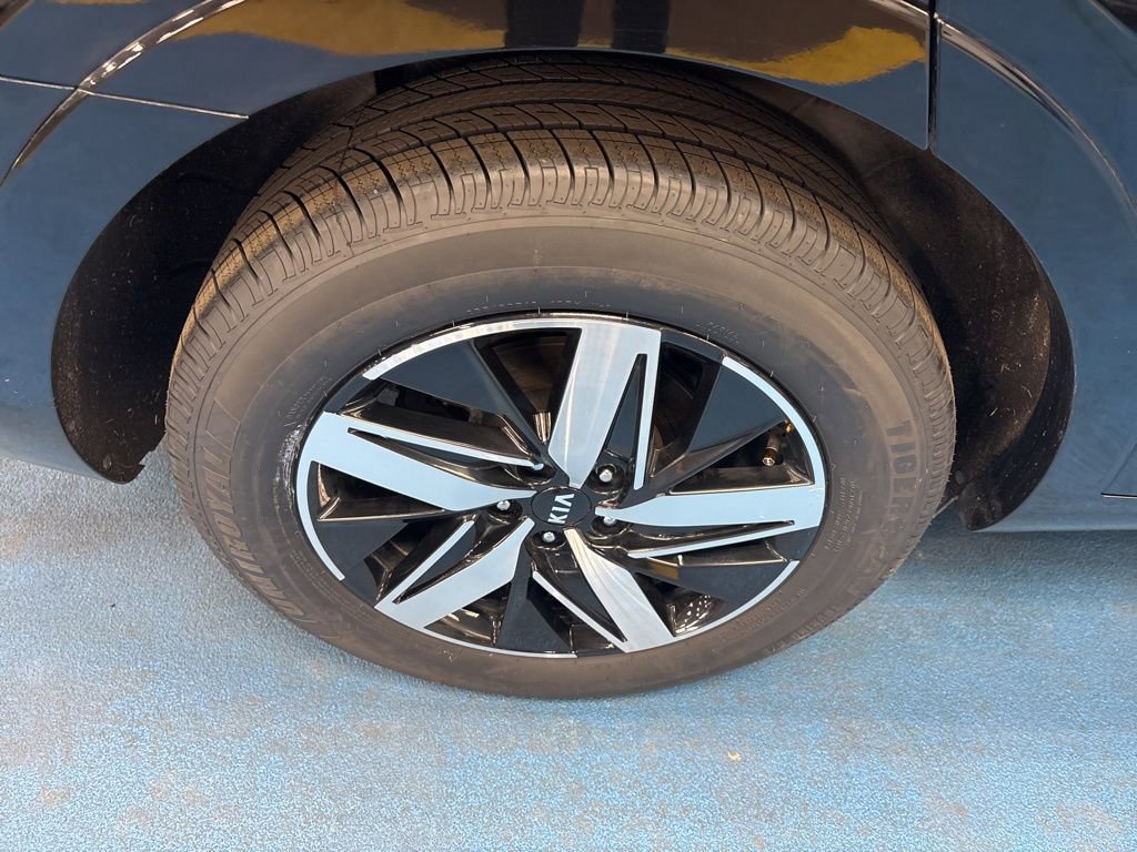 Used 2021 Kia Sorento S w/ Panoramic Sunroof Package image 5