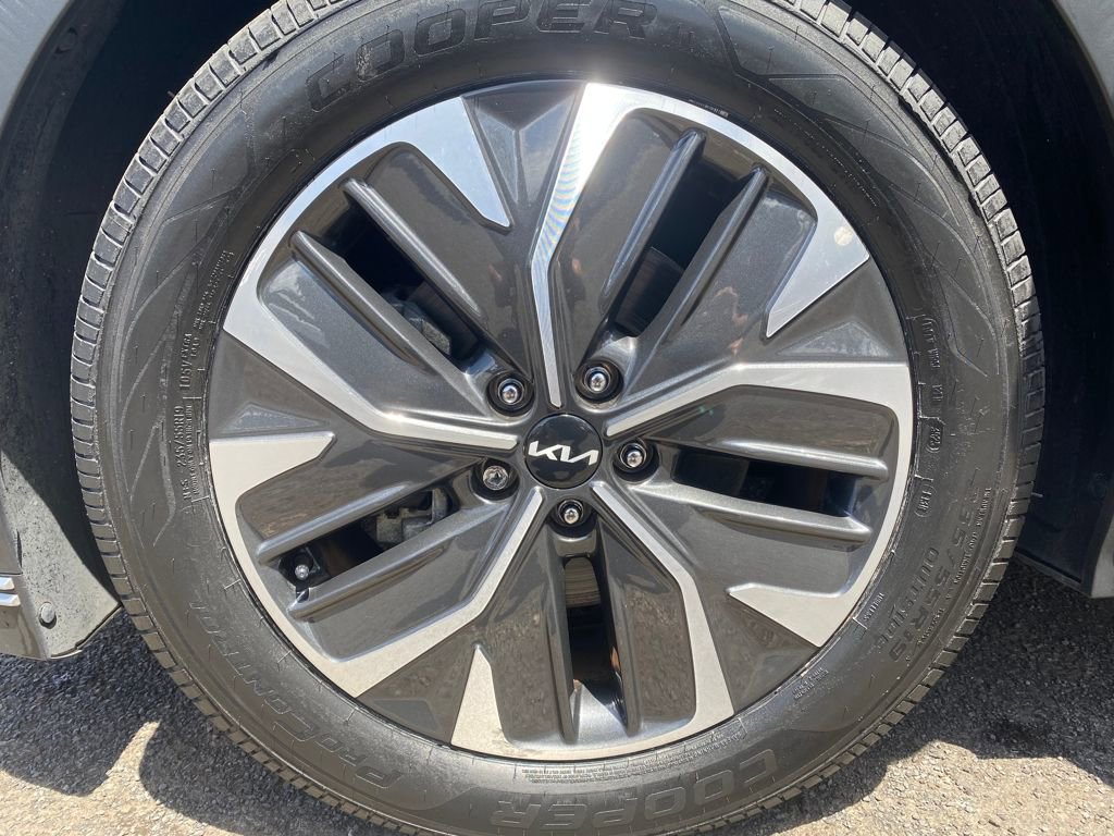 Used 2023 Kia EV6 Light image 24