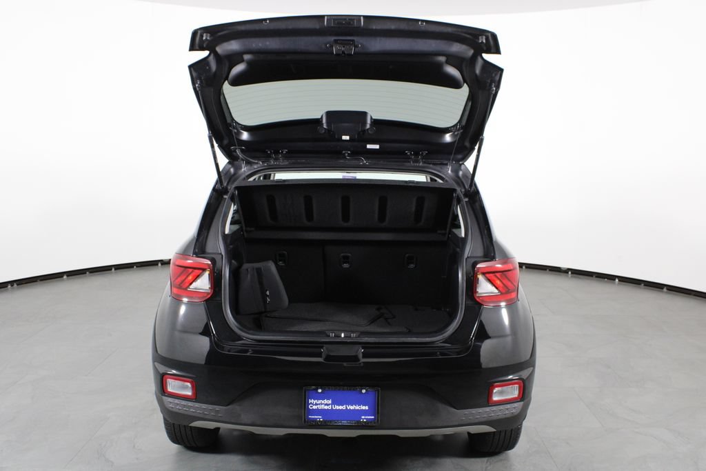 Certified 2024 Hyundai Venue SEL FWD image 17