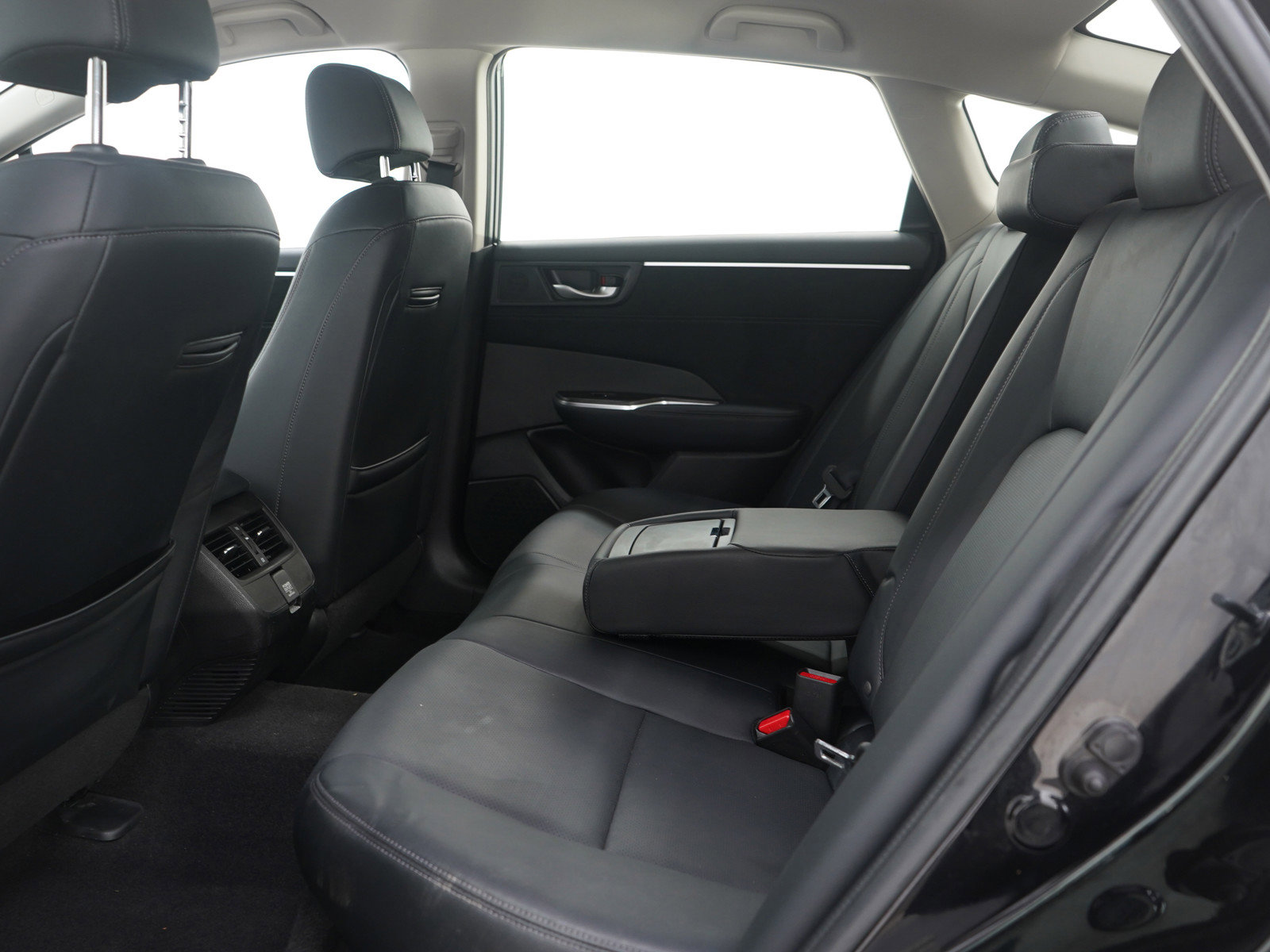 Used 2018 Honda Clarity Touring image 12