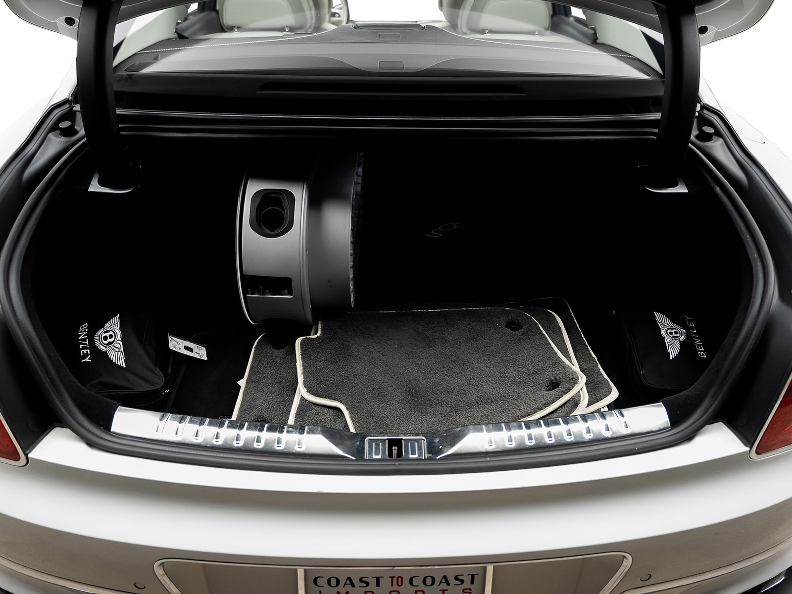 Used 2022 Bentley Flying Spur Plug-In Hybrid AWD/4WD image 54