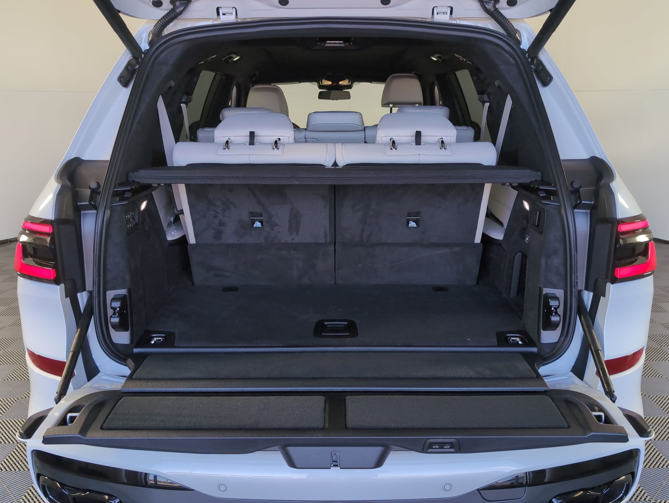 New 2026 BMW X7 M60i image 31