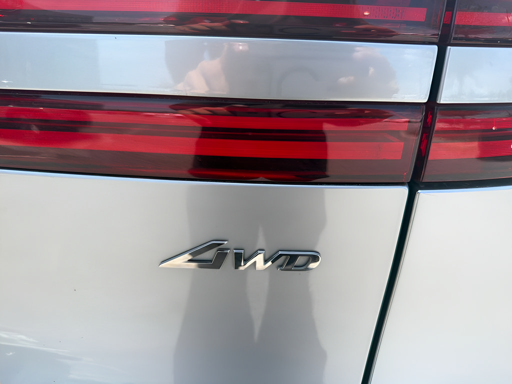Used 2025 Genesis GV70 2.5T AWD/4WD image 43