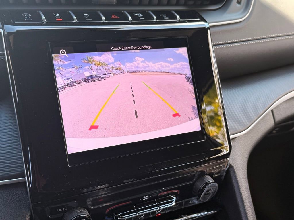 New 2026 Jeep Grand Cherokee L Laredo image 14