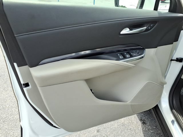 Certified 2023 Cadillac XT4 Luxury w/ Cold Weather Package FWD image 22