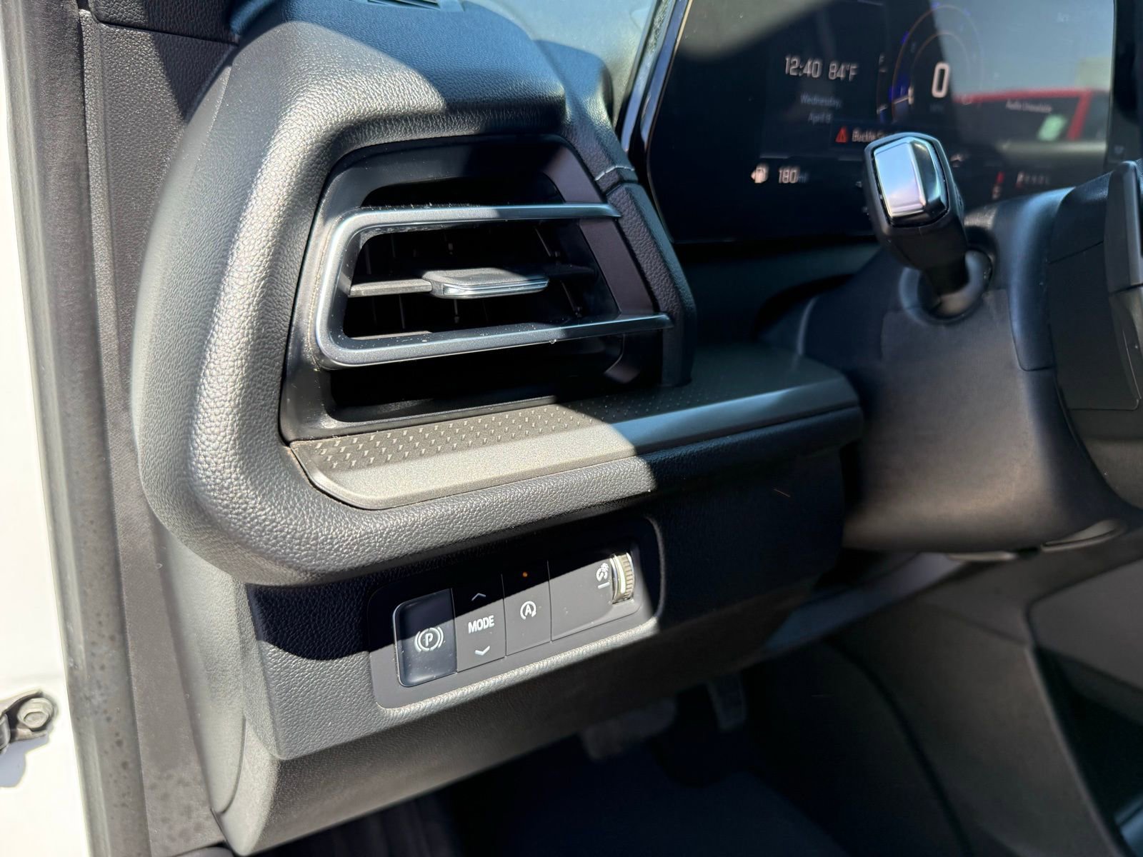 Used 2025 Chevrolet Traverse LT FWD image 13