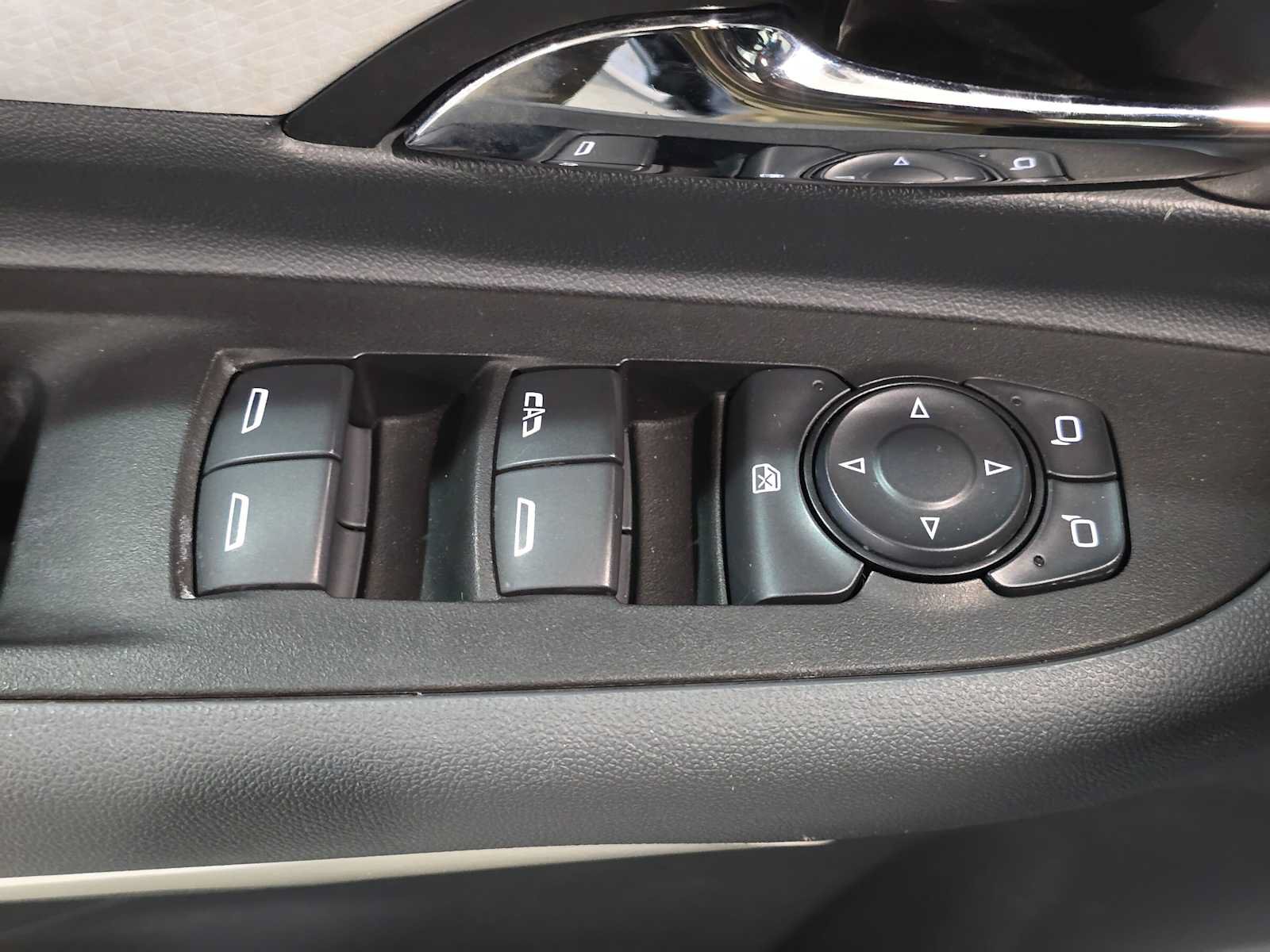 Used 2017 Chevrolet Bolt Premier w/ Driver Confidence II Package FWD image 22
