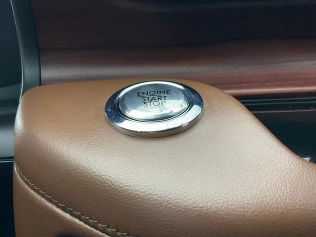 Used 2022 Lincoln Aviator Reserve w/ Equipment Group 201A AWD/4WD image 17