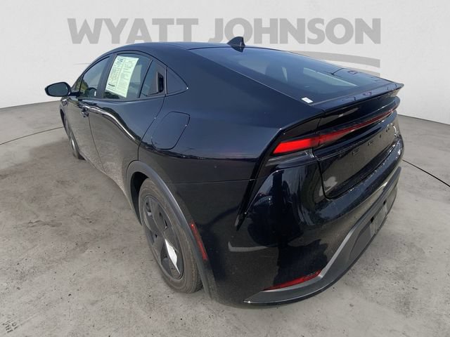 Used 2025 Toyota Prius LE FWD image 7
