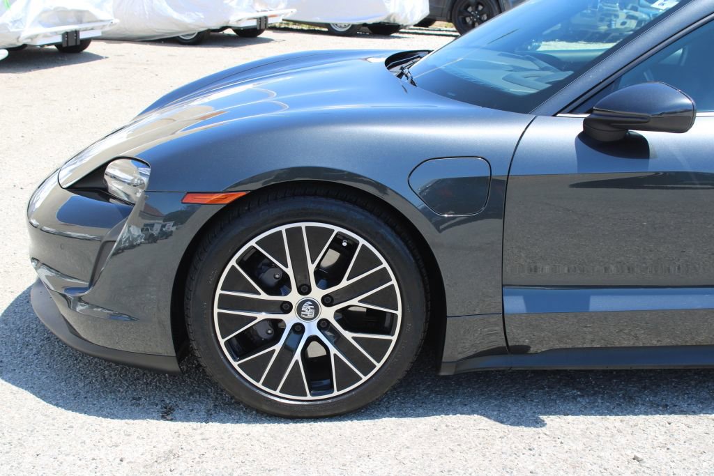 Used 2021 Porsche Taycan RWD image 6