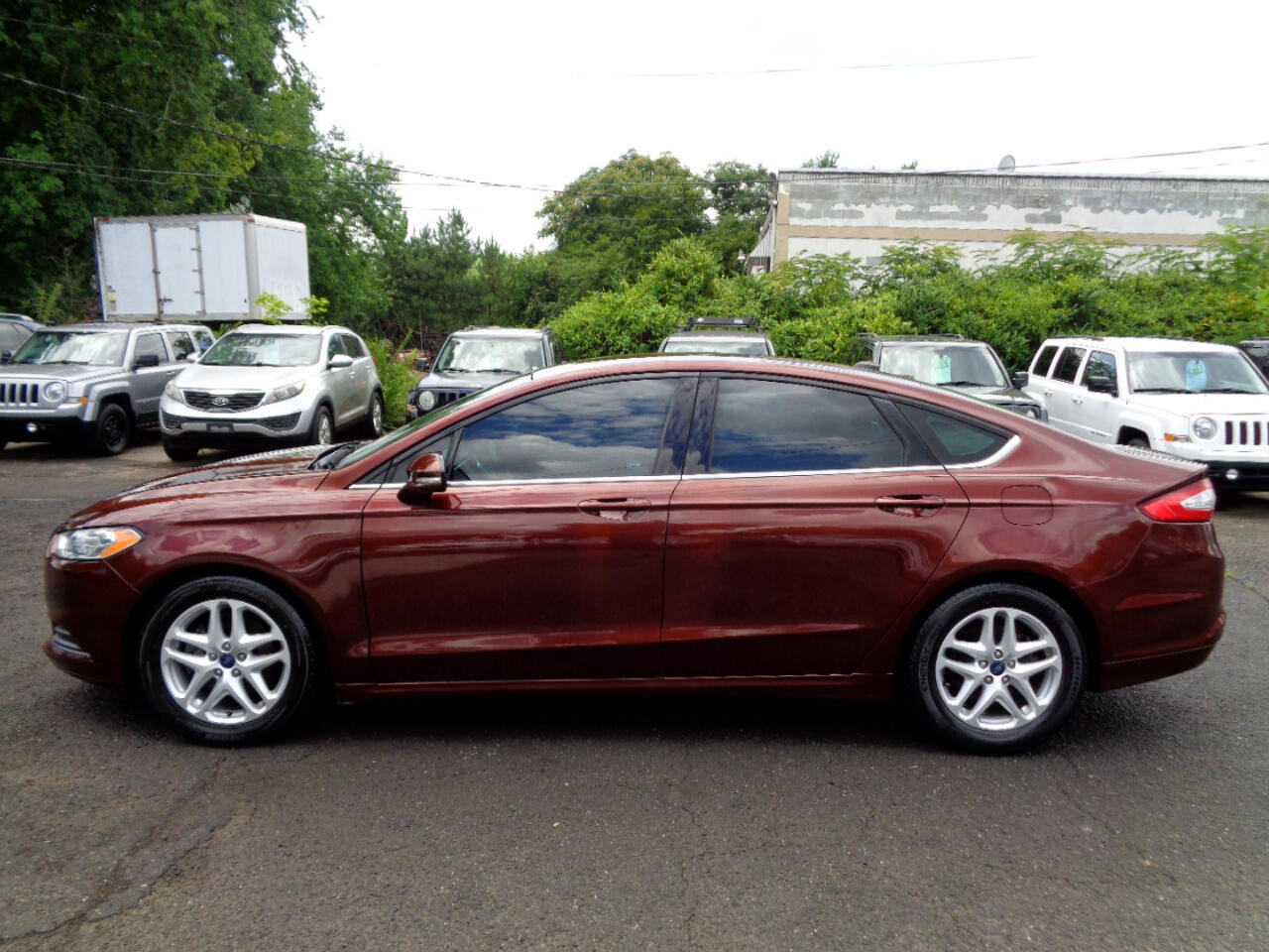Used 2015 Ford Fusion SE FWD image 8