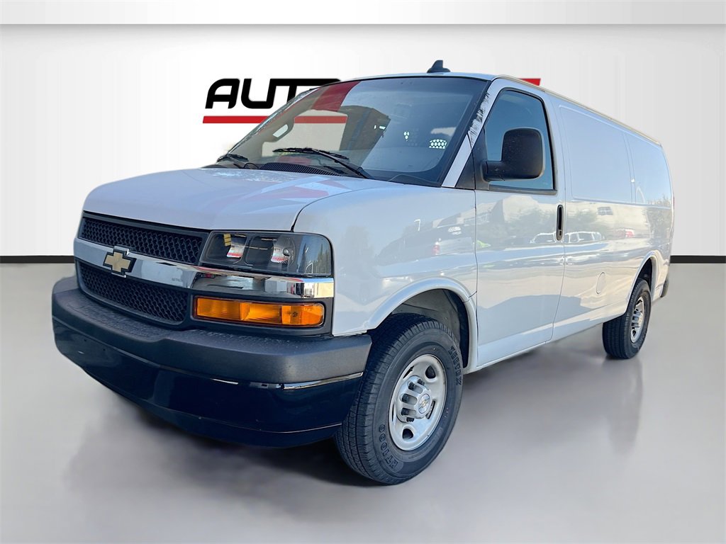 Used 2022 Chevrolet Express 2500 w/ Driver Convenience Package image 3