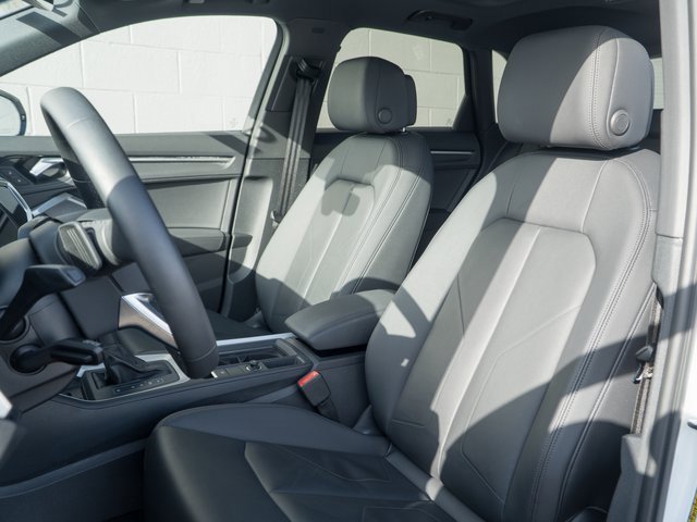 Certified 2025 Audi Q3 2.0T Premium w/ Convenience Package image 5