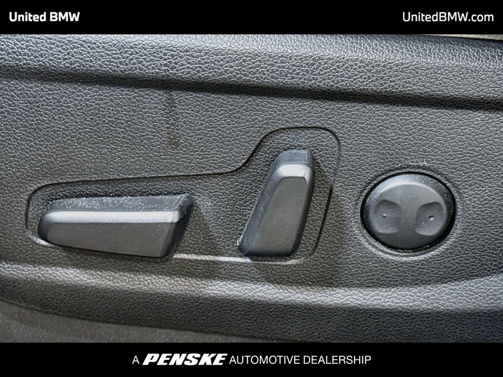 Used 2022 Hyundai Palisade SEL w/ Premium Package FWD image 4