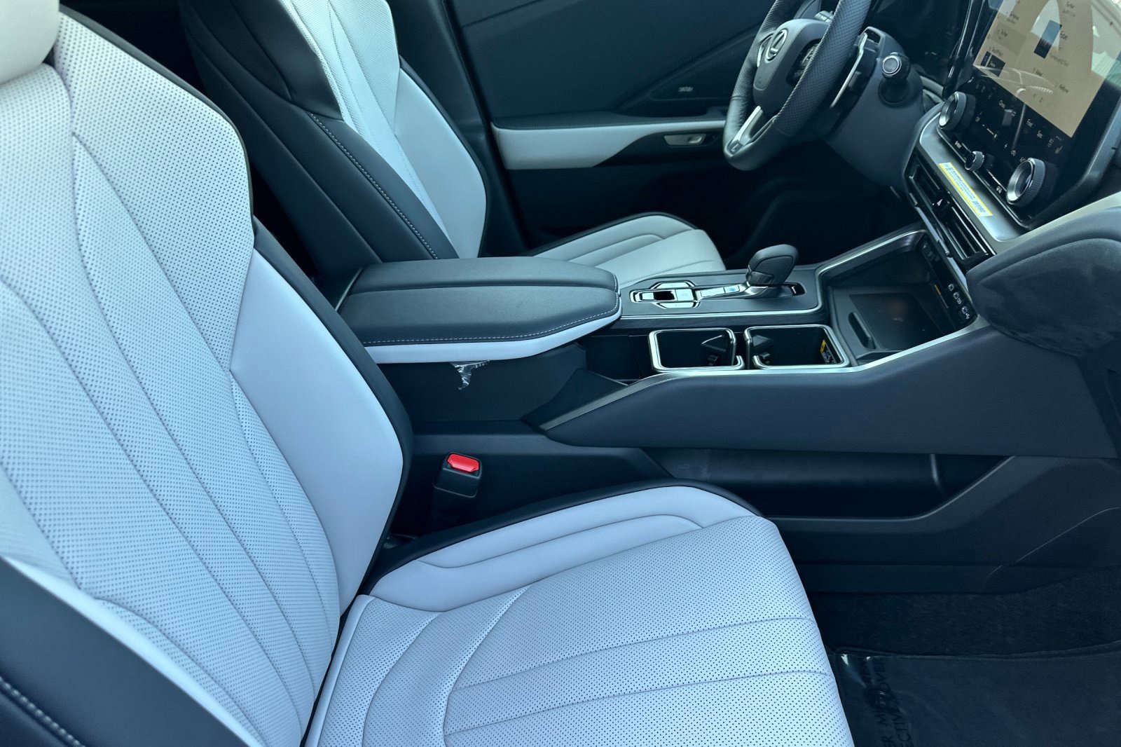 New 2026 Lexus TX 500h AWD image 24