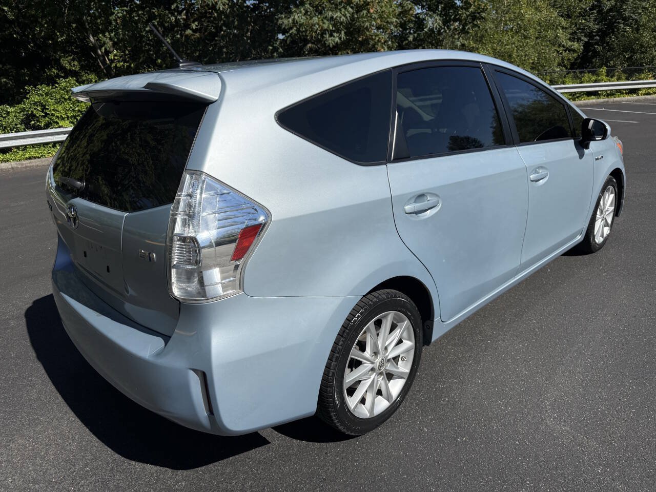 Used 2012 Toyota Prius V Five FWD image 6