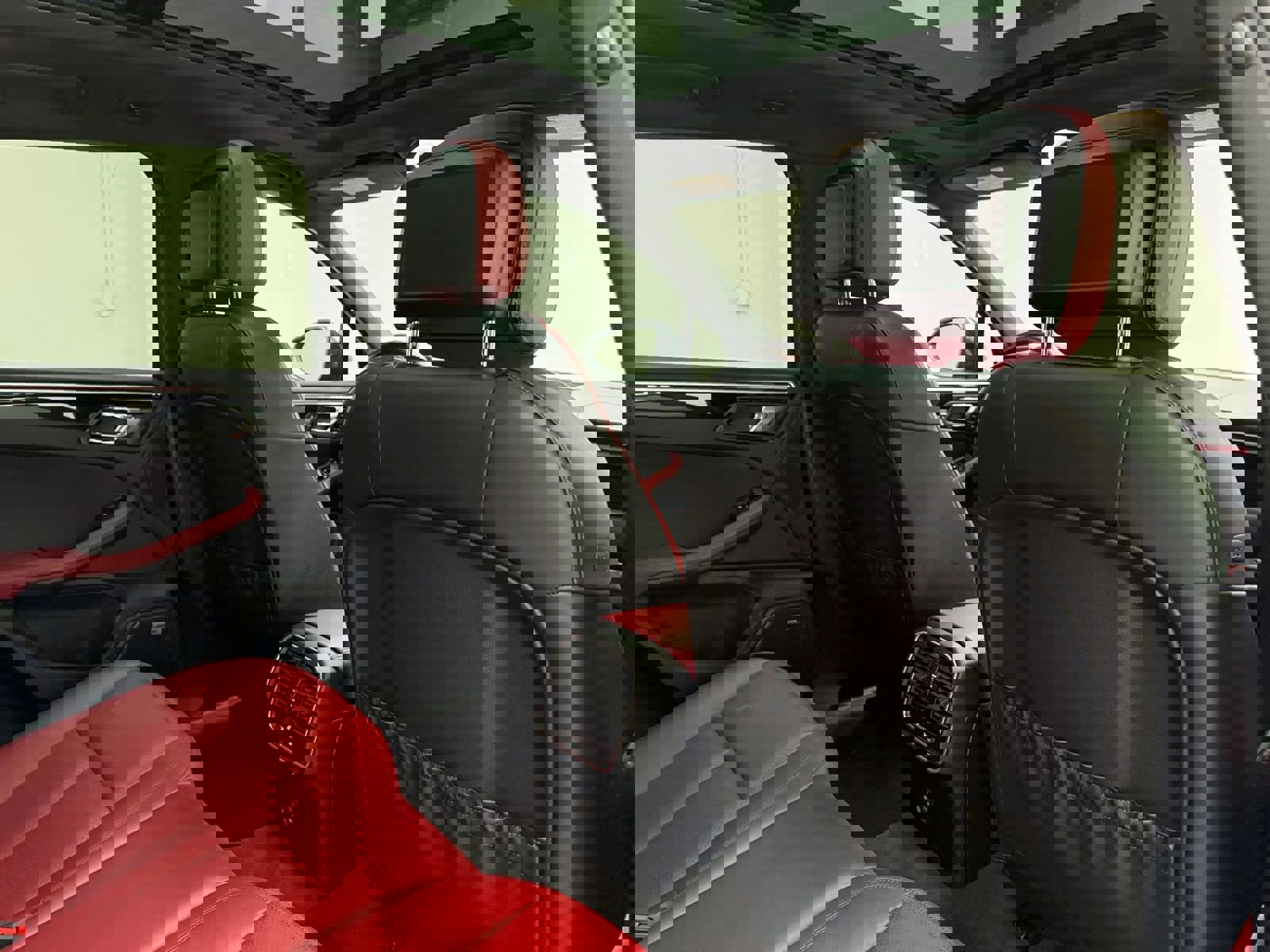 Used 2019 Porsche Macan S w/ Premium Package Plus image 18