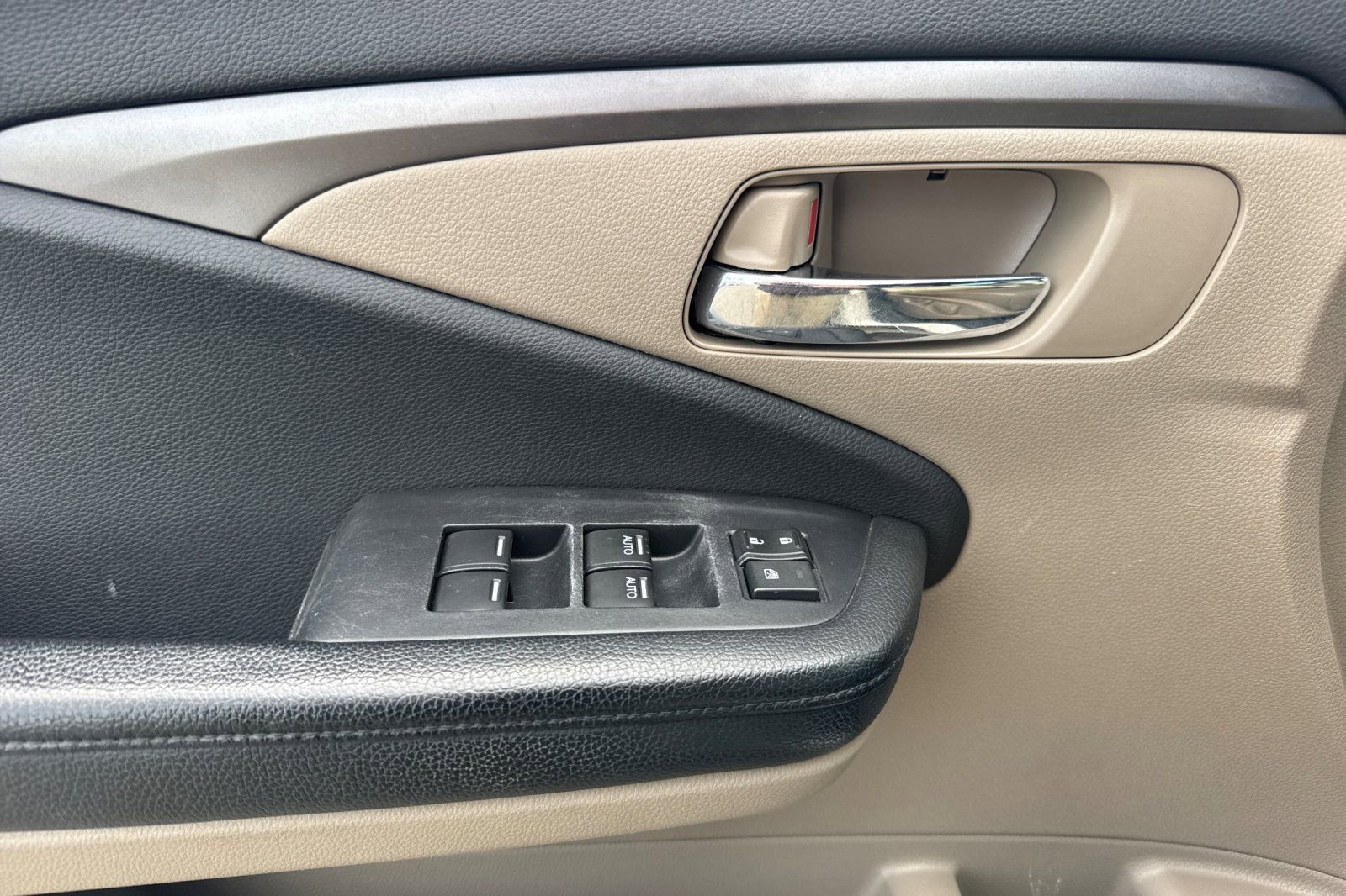 Used 2017 Honda Pilot EX-L image 14