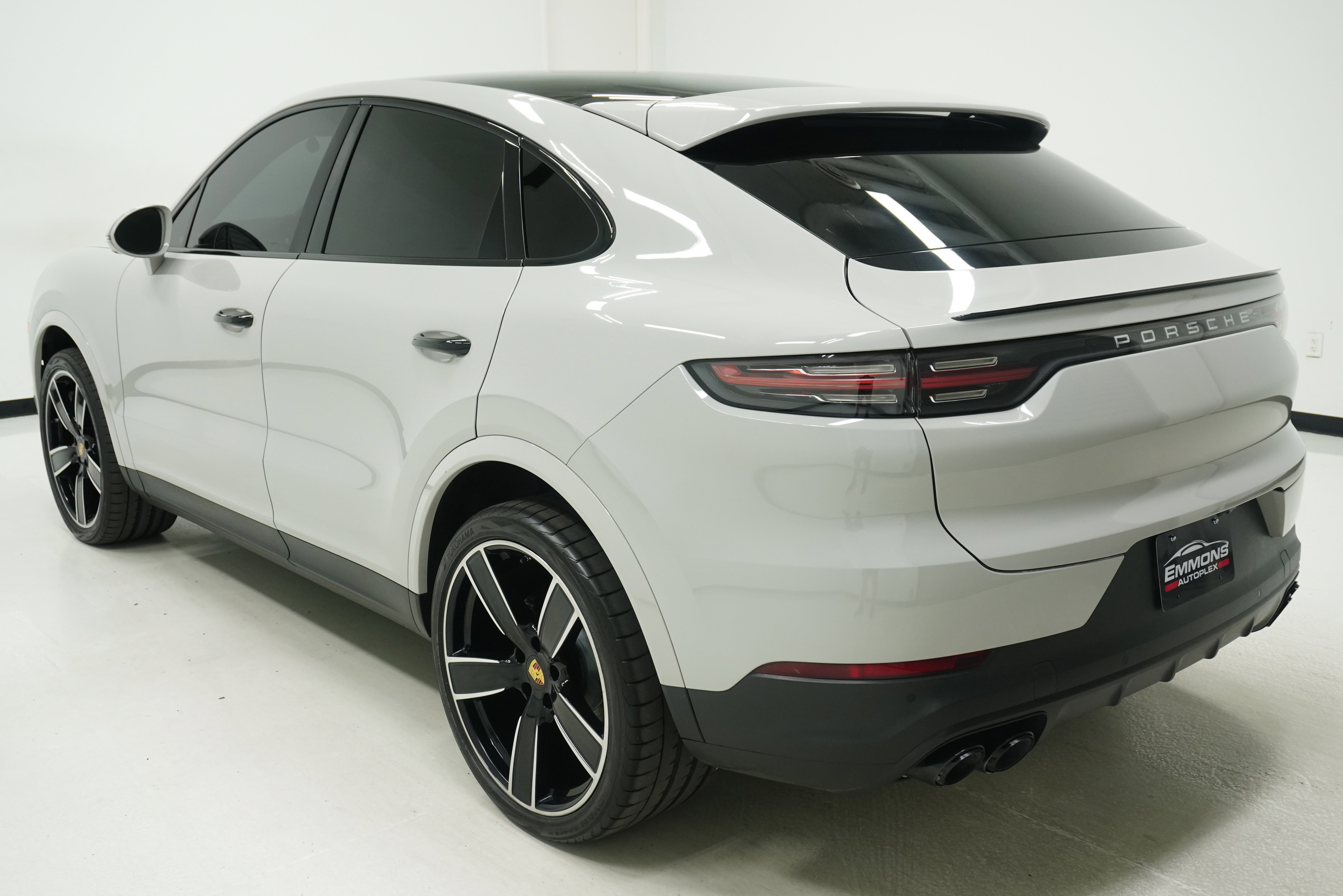 Used 2022 Porsche Cayenne Coupe AWD/4WD image 6