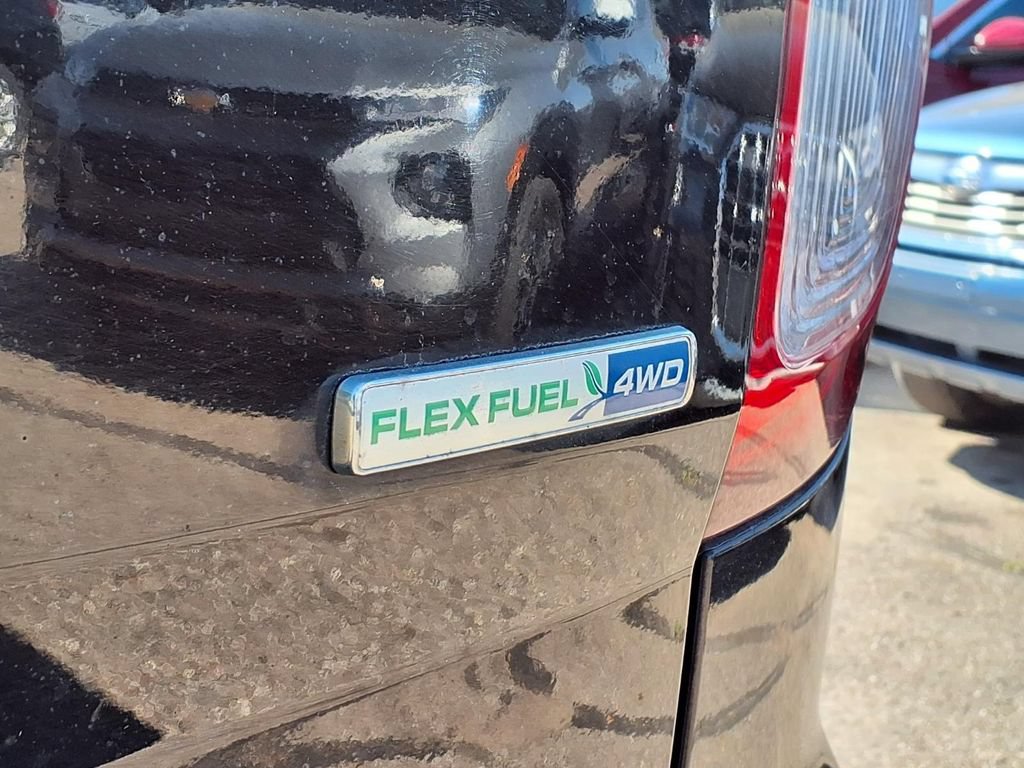 Used 2014 Ford Explorer XLT w/ Equipment Group 202A AWD/4WD image 8