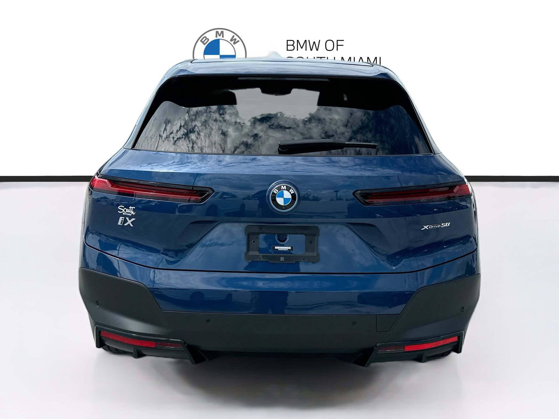 Used 2023 BMW iX xDrive50 w/ Convenience Package AWD/4WD image 6
