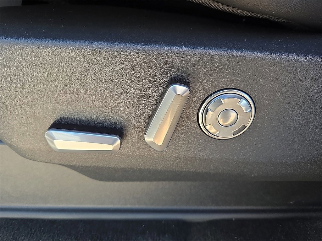 New 2026 Lincoln Navigator Black Label image 16