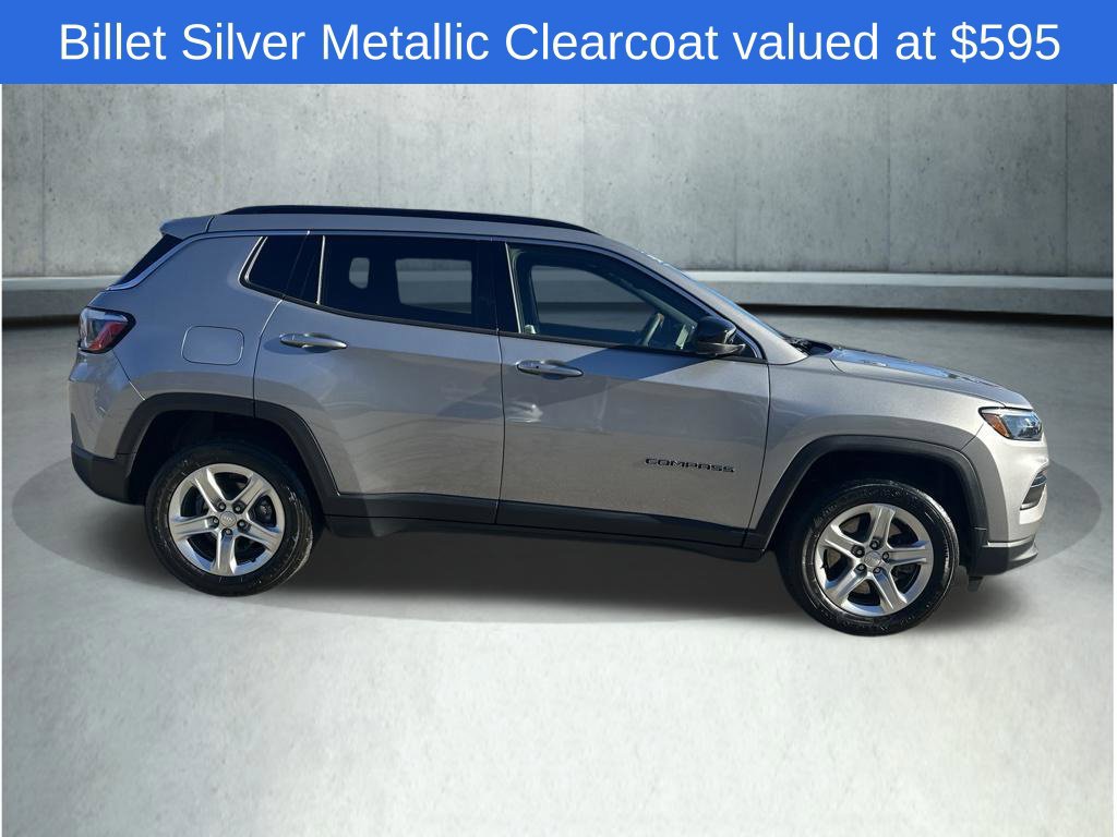 Used 2023 Jeep Compass Latitude w/ Sun and Sound Group AWD/4WD image 8
