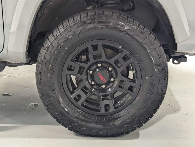 Used 2020 Toyota Tacoma SR5 RWD image 26