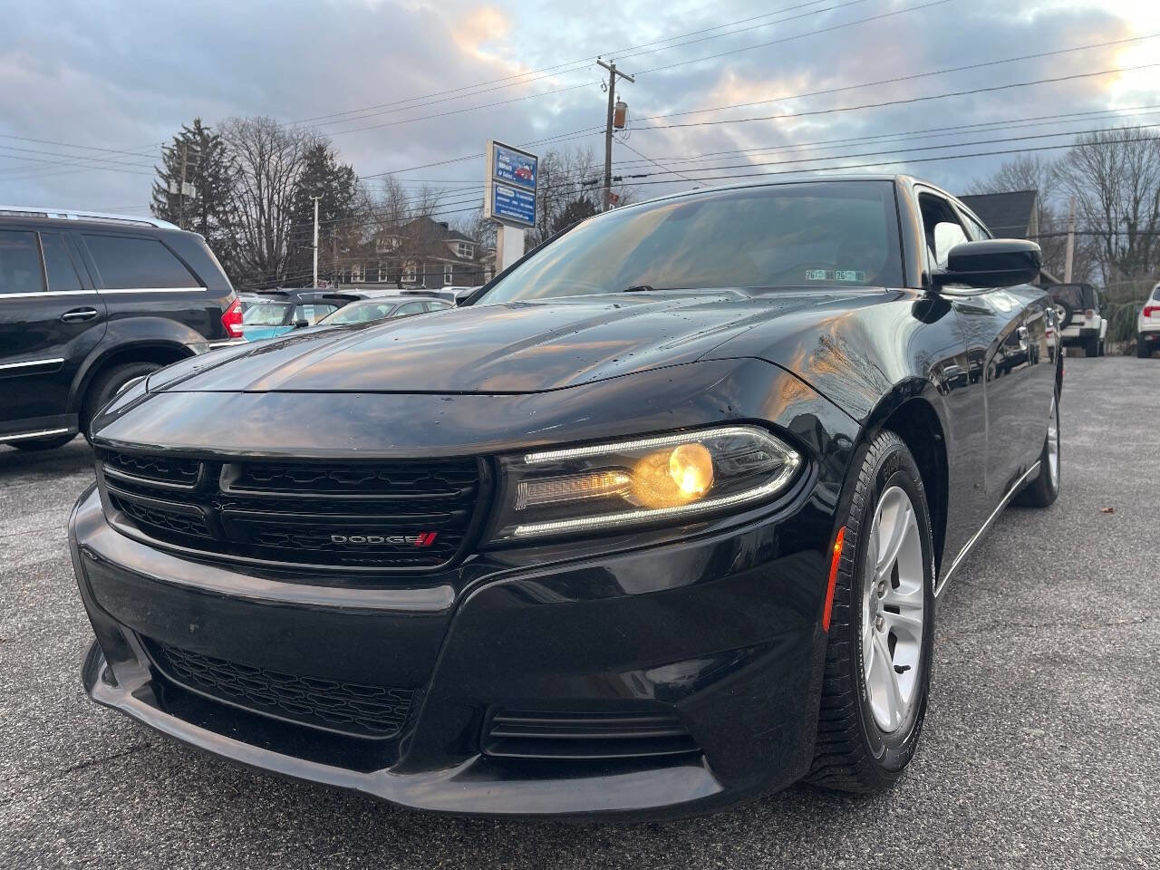 Used 2018 Dodge Charger SXT image 40