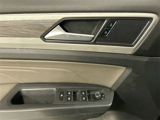 Used 2021 Volkswagen Atlas Cross Sport SE image 16