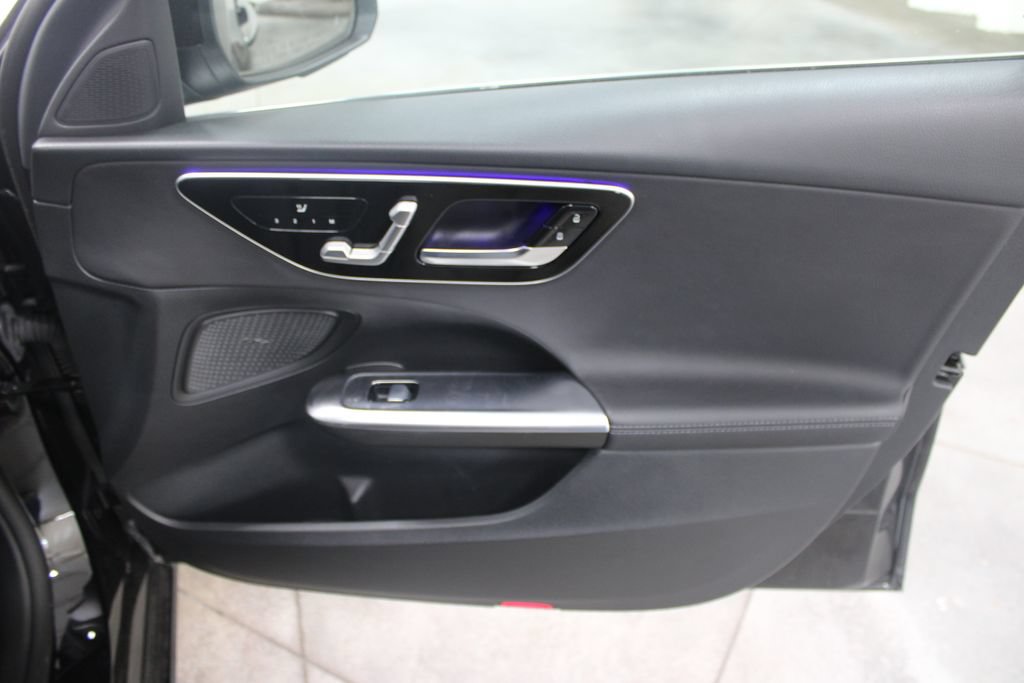 Used 2025 Mercedes-Benz C 300 Sedan image 24