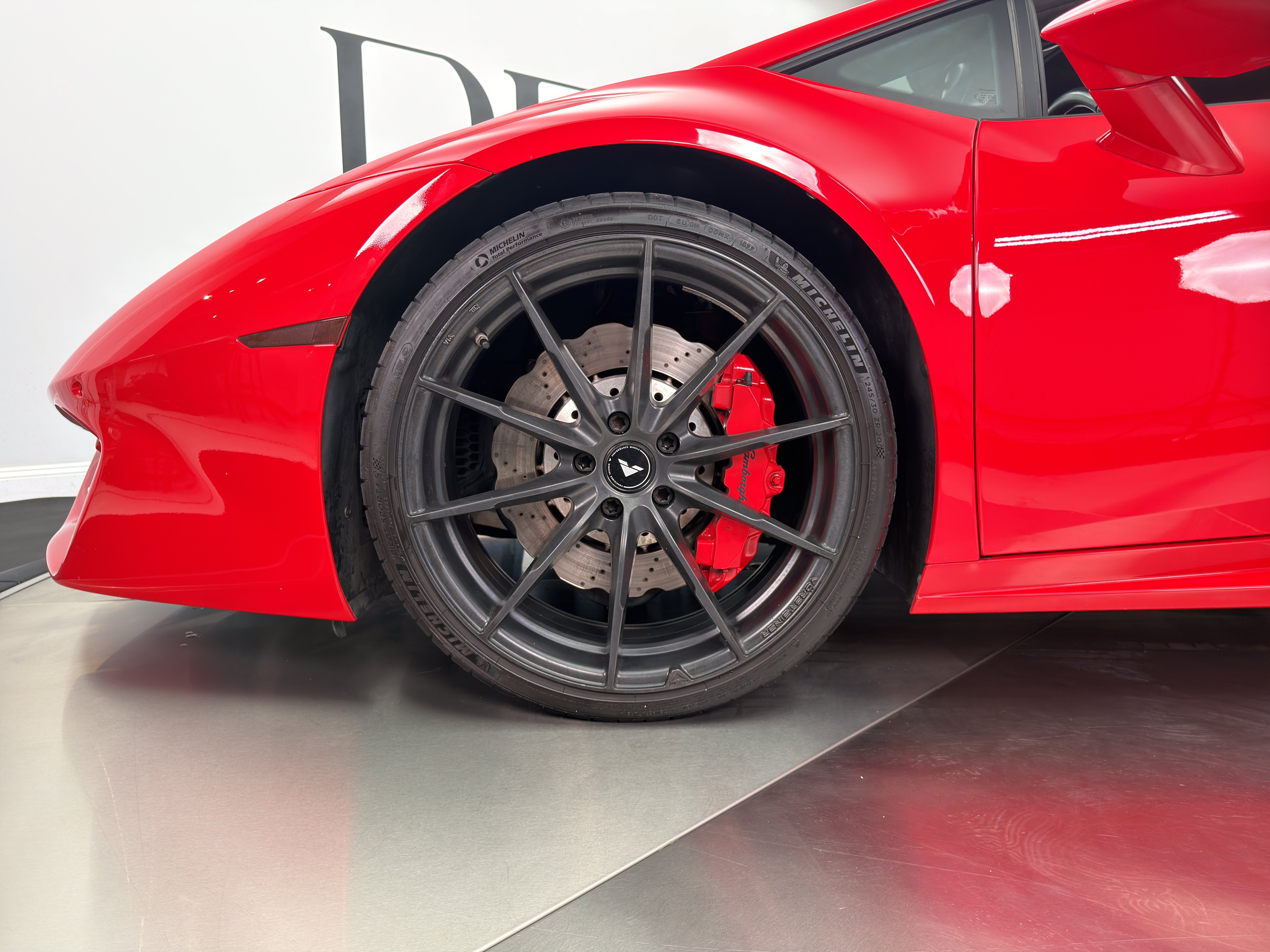 Used 2016 Lamborghini Huracan LP 580-2 RWD image 4