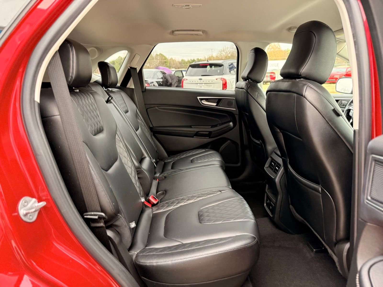 Used 2023 Ford Edge Titanium image 18