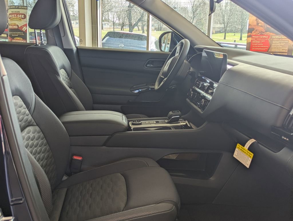New 2026 Nissan Pathfinder SV image 19