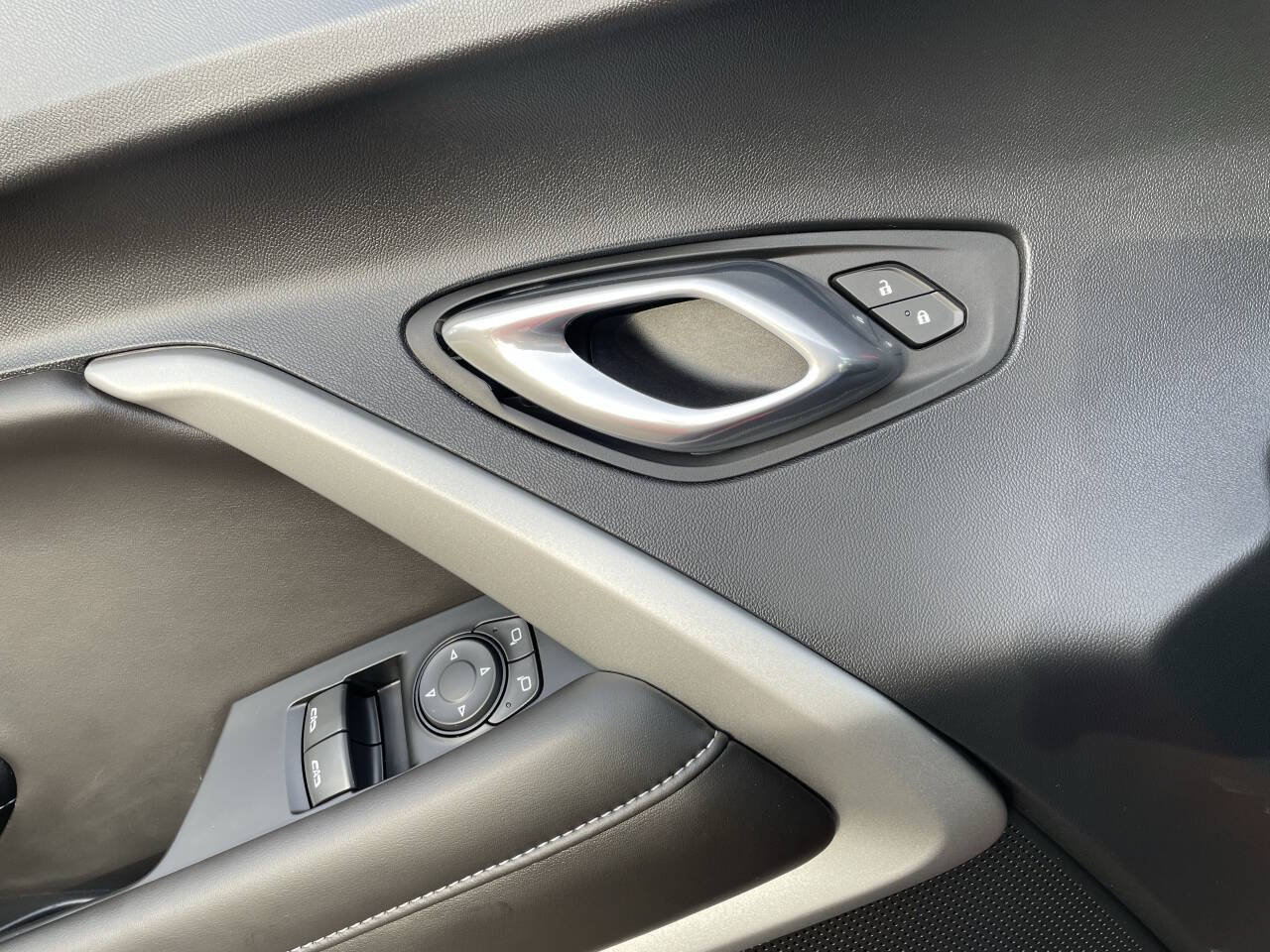Used 2018 Chevrolet Camaro SS RWD image 44