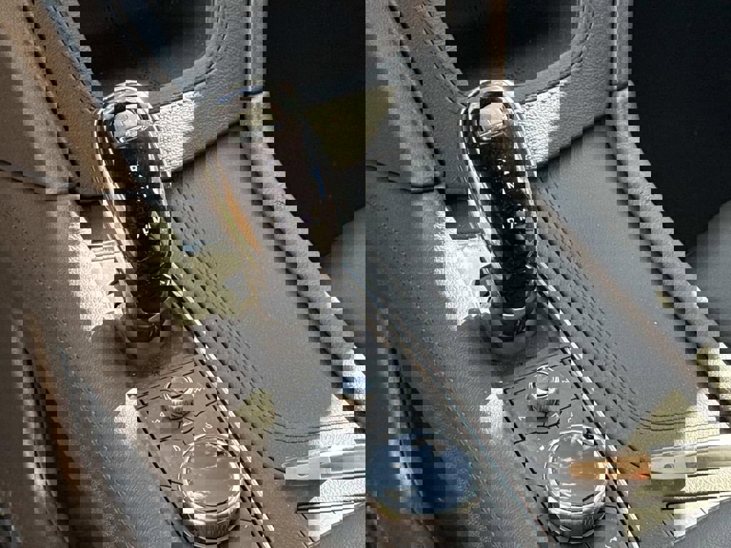 New 2025 Cadillac XT6 Luxury image 23