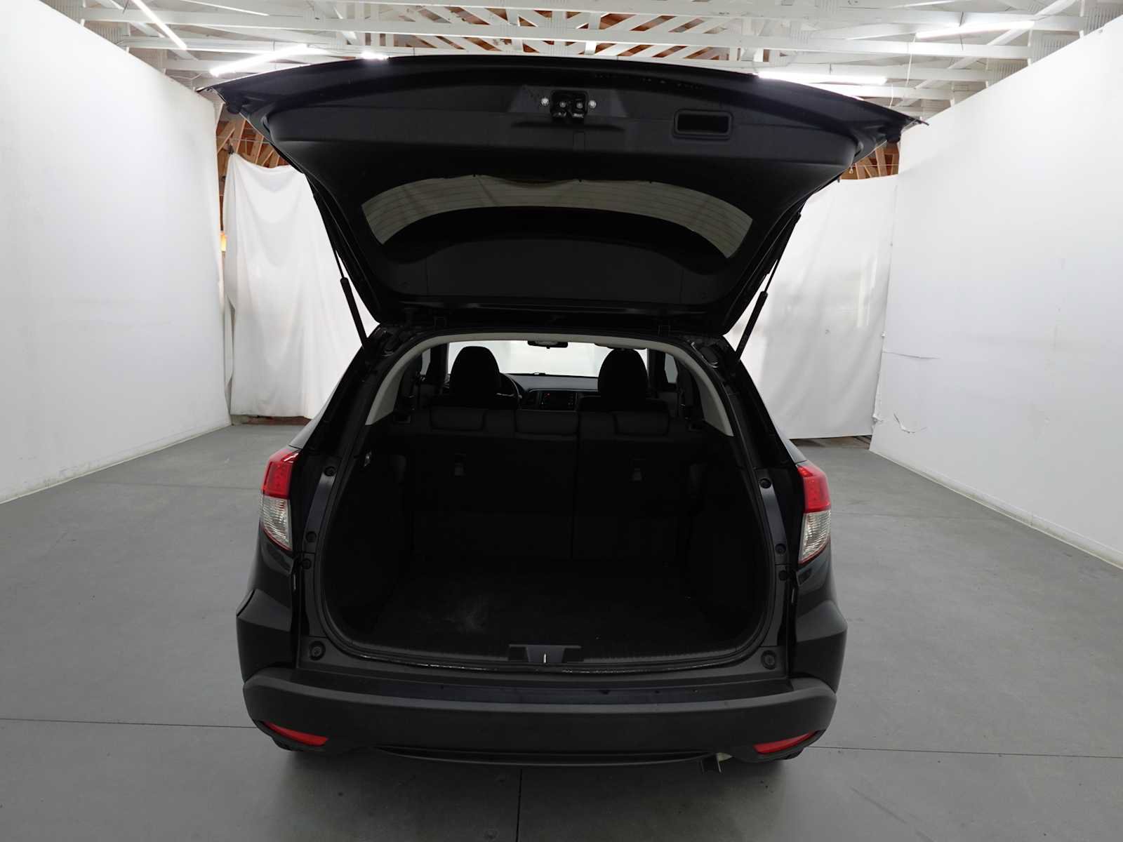 Certified 2020 Honda HR-V LX image 28