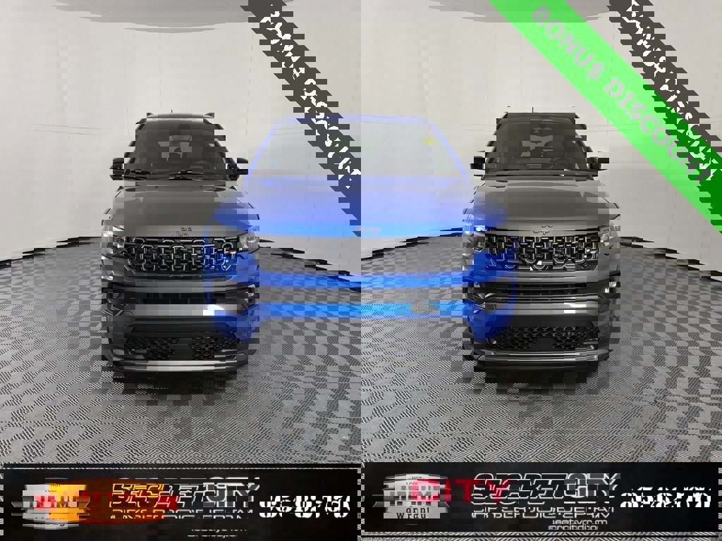 New 2026 Jeep Compass Latitude image 2