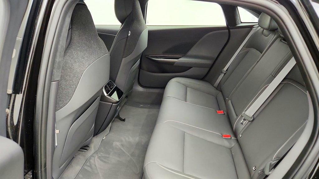 Used 2023 Lucid Air Touring AWD/4WD image 23