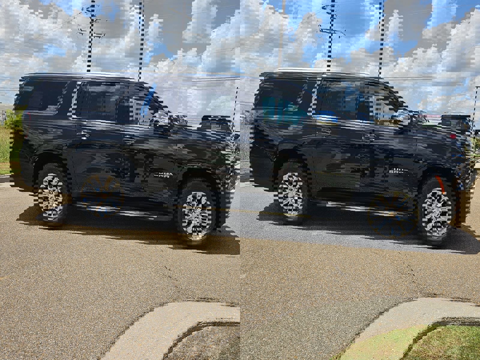 New 2025 Chevrolet Suburban Premier w/ Sun And Tow Package image 4