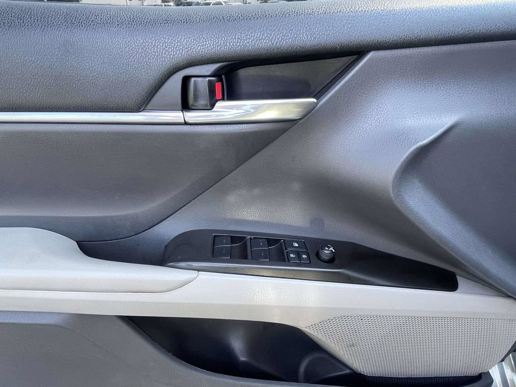 Used 2022 Toyota Camry LE FWD image 16