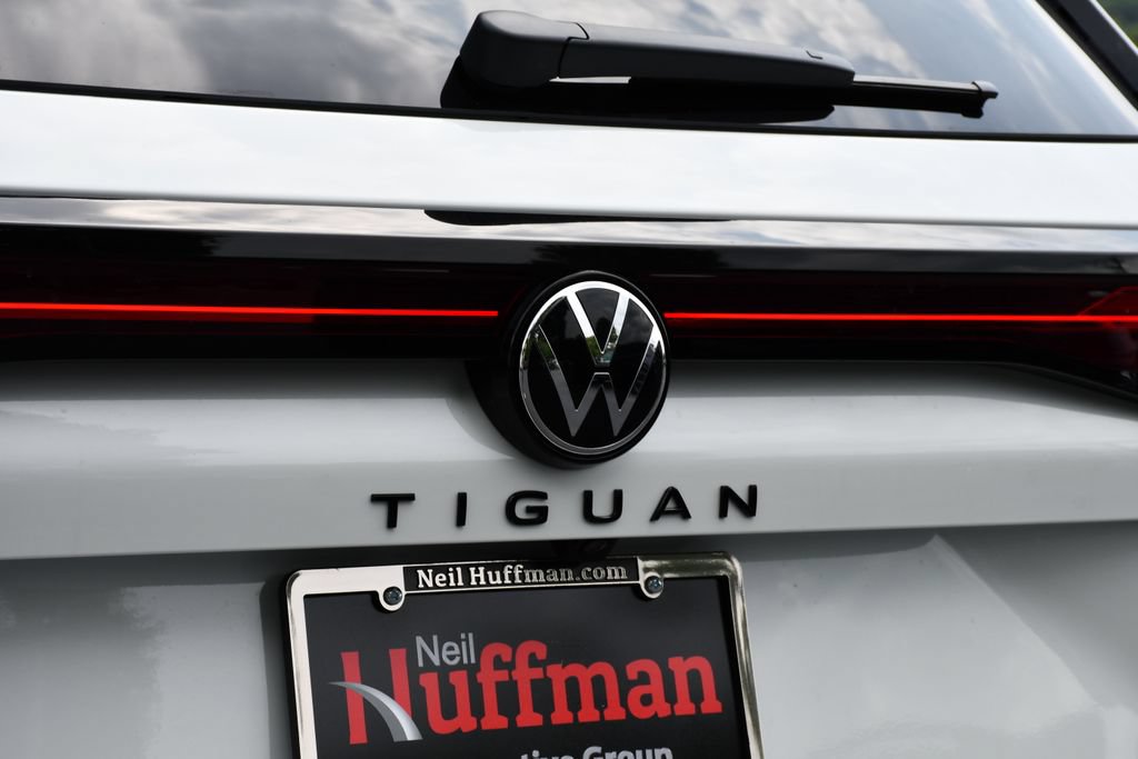 New 2026 Volkswagen Tiguan SE R-Line FWD image 9