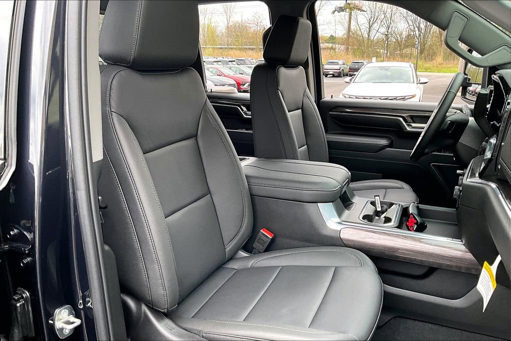 Used 2024 Chevrolet Silverado 2500 LTZ w/ LTZ Convenience Package image 6