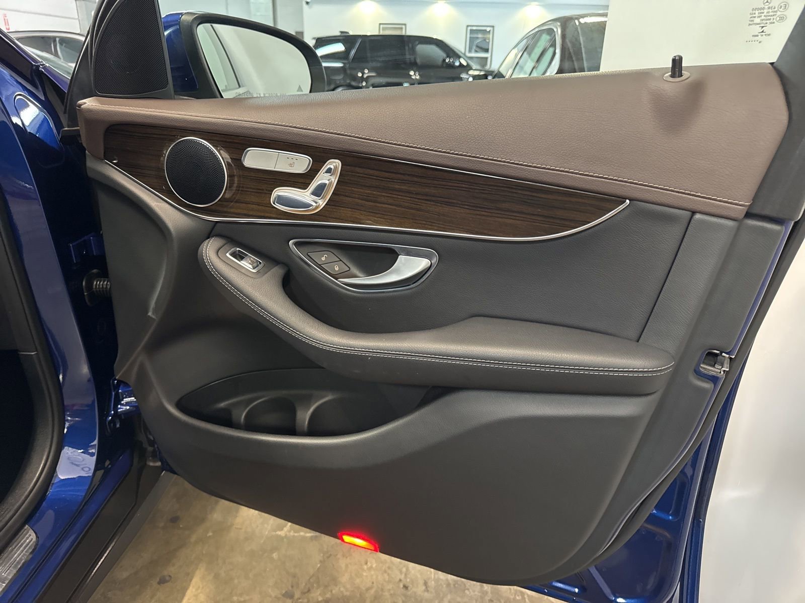 Used 2017 Mercedes-Benz GLC 300 4MATIC image 24