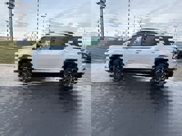 New 2026 Chevrolet Equinox ACTIV w/ Convenience Package III image 6