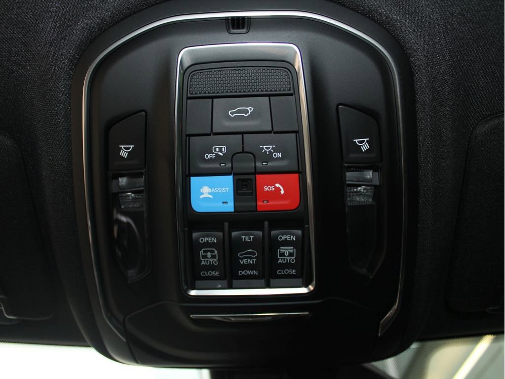 New 2025 Jeep Grand Cherokee Limited w/ Luxury Tech Group II image 20