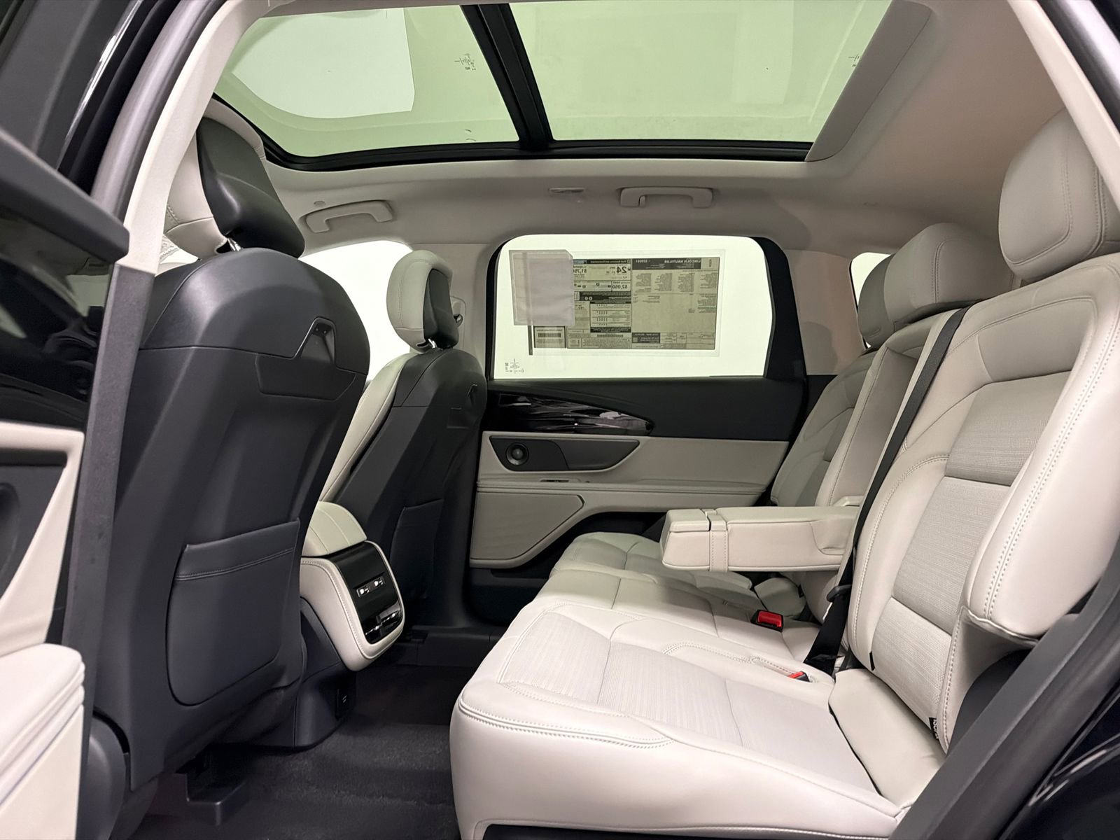 New 2026 Lincoln Nautilus Reserve AWD/4WD image 18